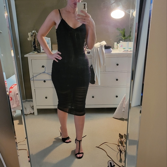 Little black dress - Picture 3 of 7